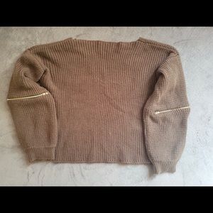 Cute drop olive green brown sweater zippers on arms size Sm/med